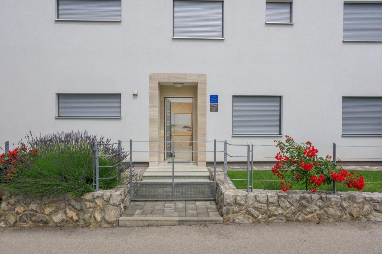 apartments vengust Malinska Buitenkant foto